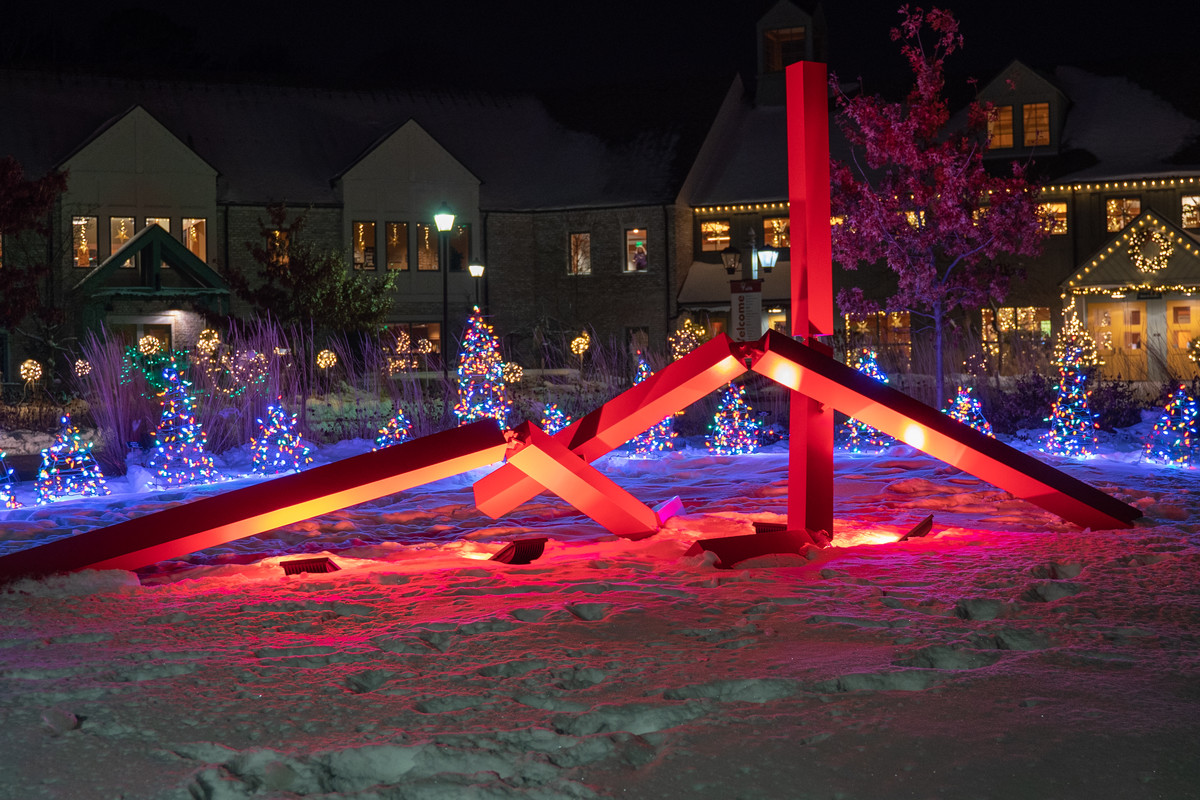 Clarencetown lights sculpture at night